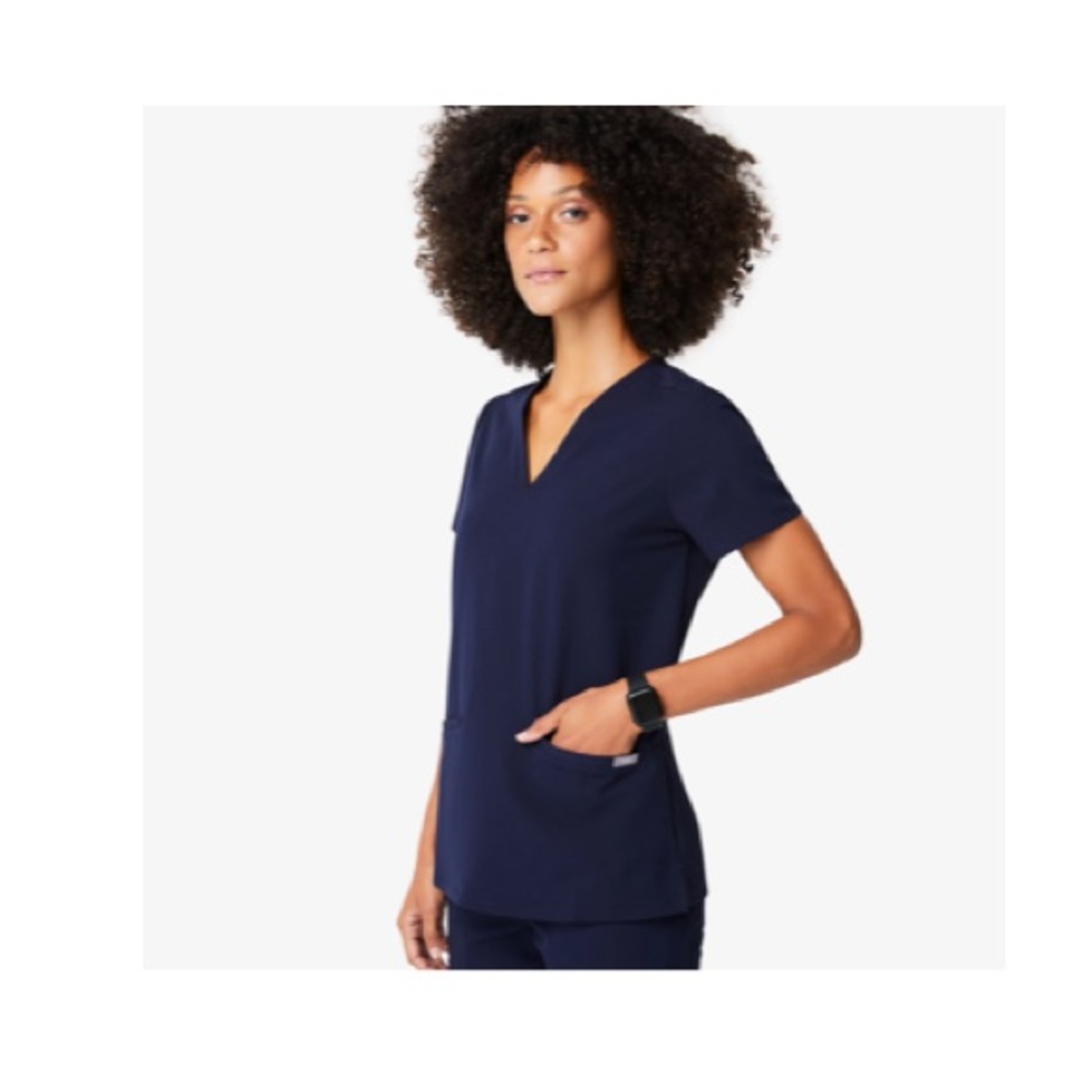 Navy blue. Figs Casma top.